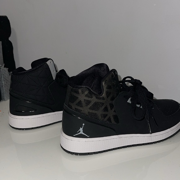 Jordan’s US4 - Picture 2 of 3